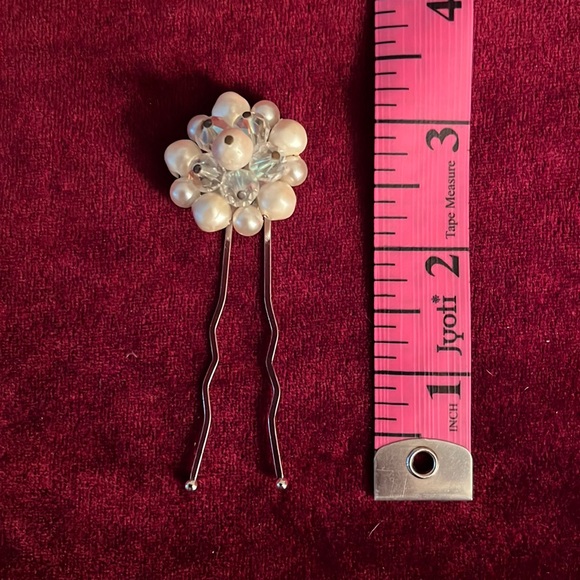 2/15 Hair pin with vintage earring - Picture 1 of 1